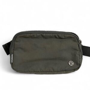 Lululemon Everywhere Belt Bag 1L Grey Sage Crossbody Belt Bag
